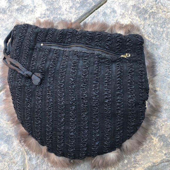 Hand Warmer With zipped area to hold stuff - Picture 2 of 5